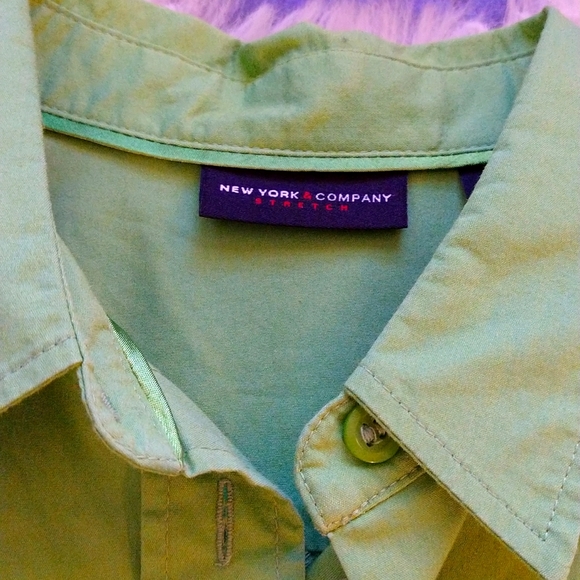 Set of two button-up shirts sleeveless. - Picture 7 of 9